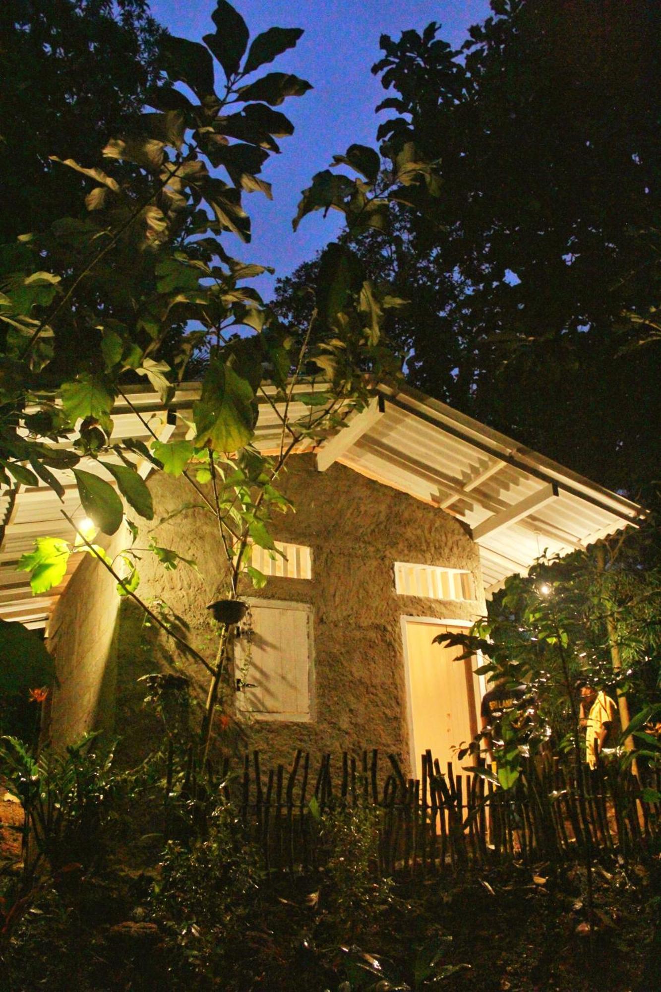 Linu Homestay Dikwella Exteriér fotografie